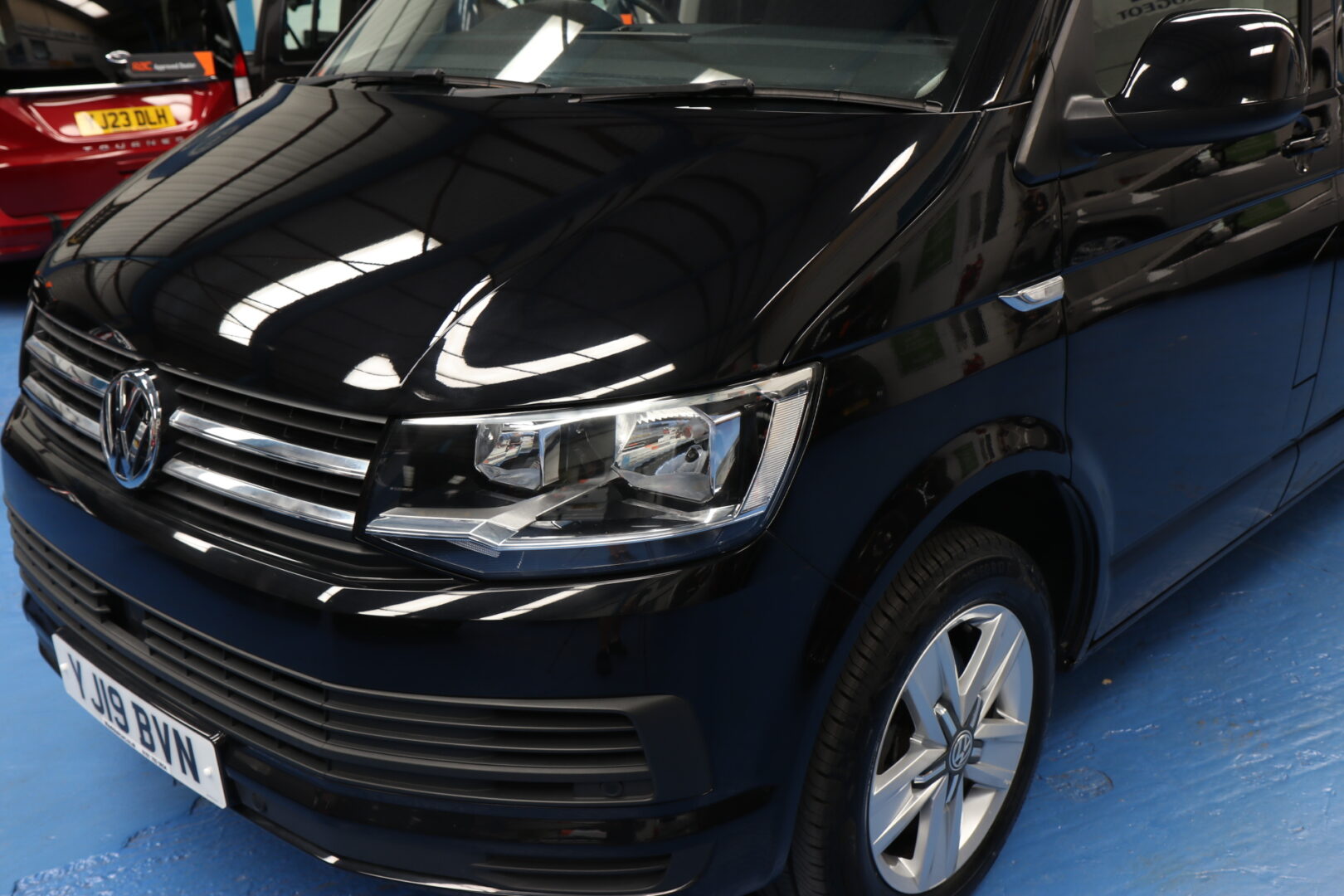 Vw Transporter Wheelchair Vehicle yj19 bvn