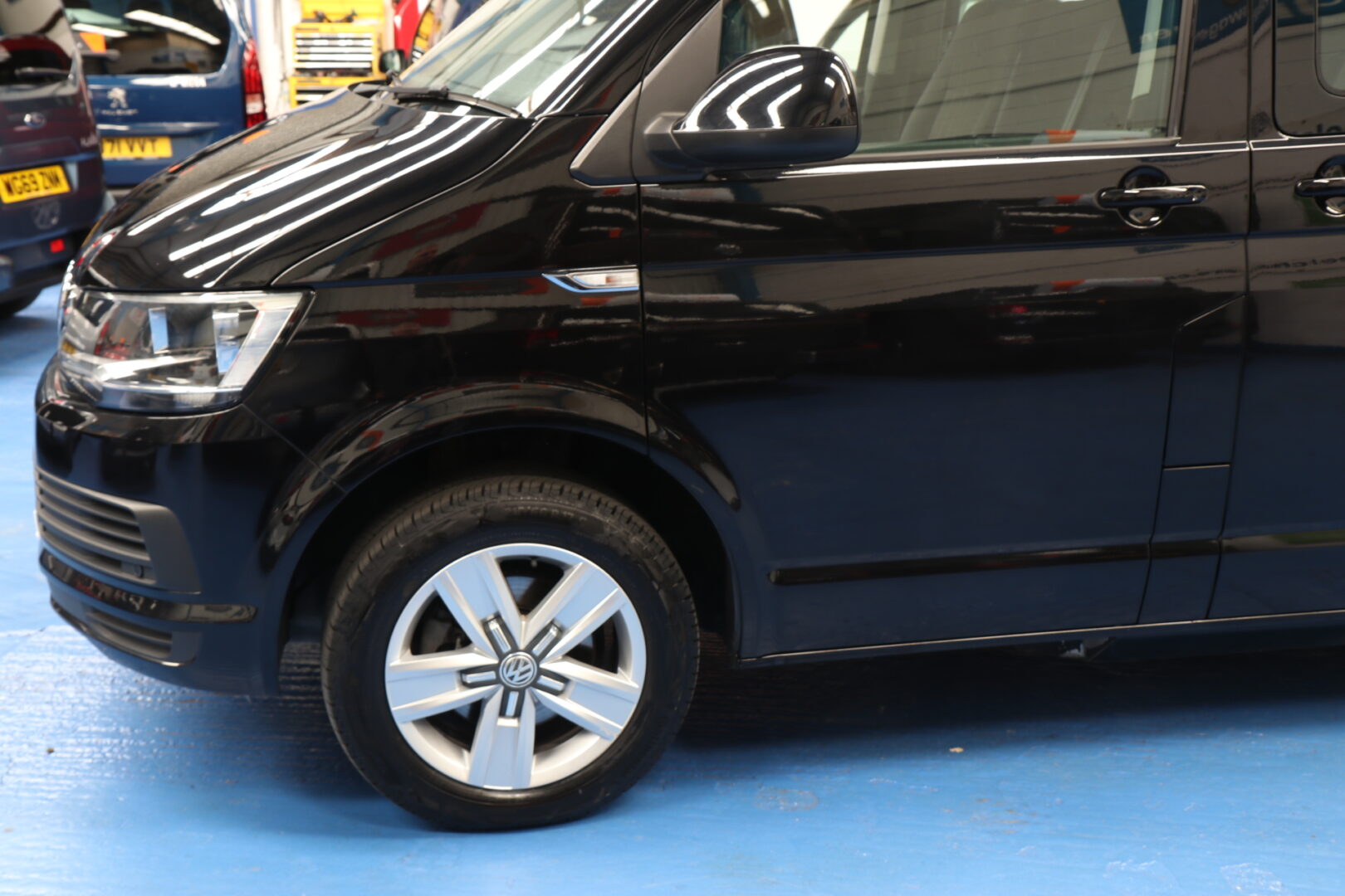 Vw Transporter Wheelchair Vehicle yj19 bvn