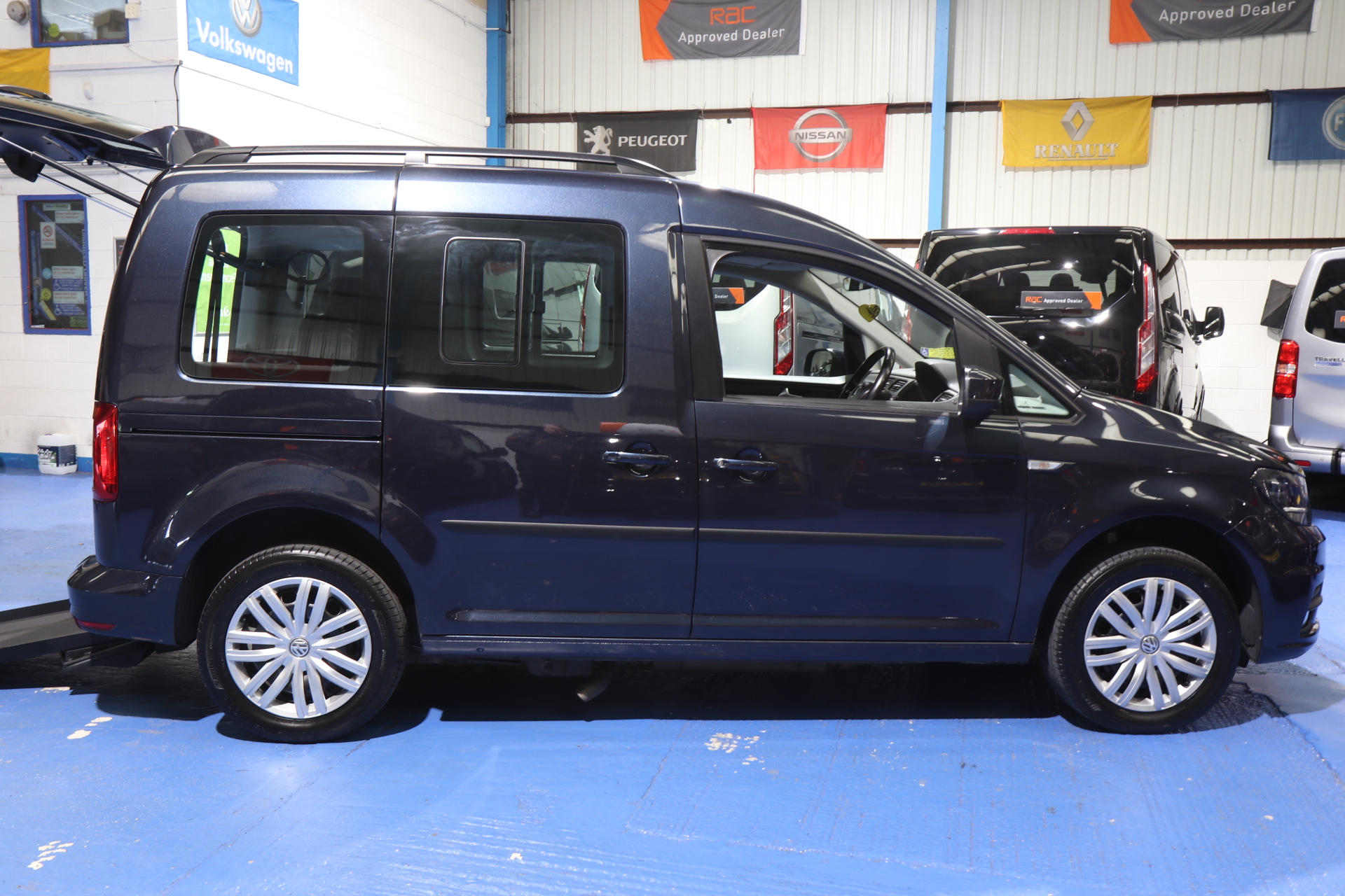 VW Caddy Upfront Dn67 xcw