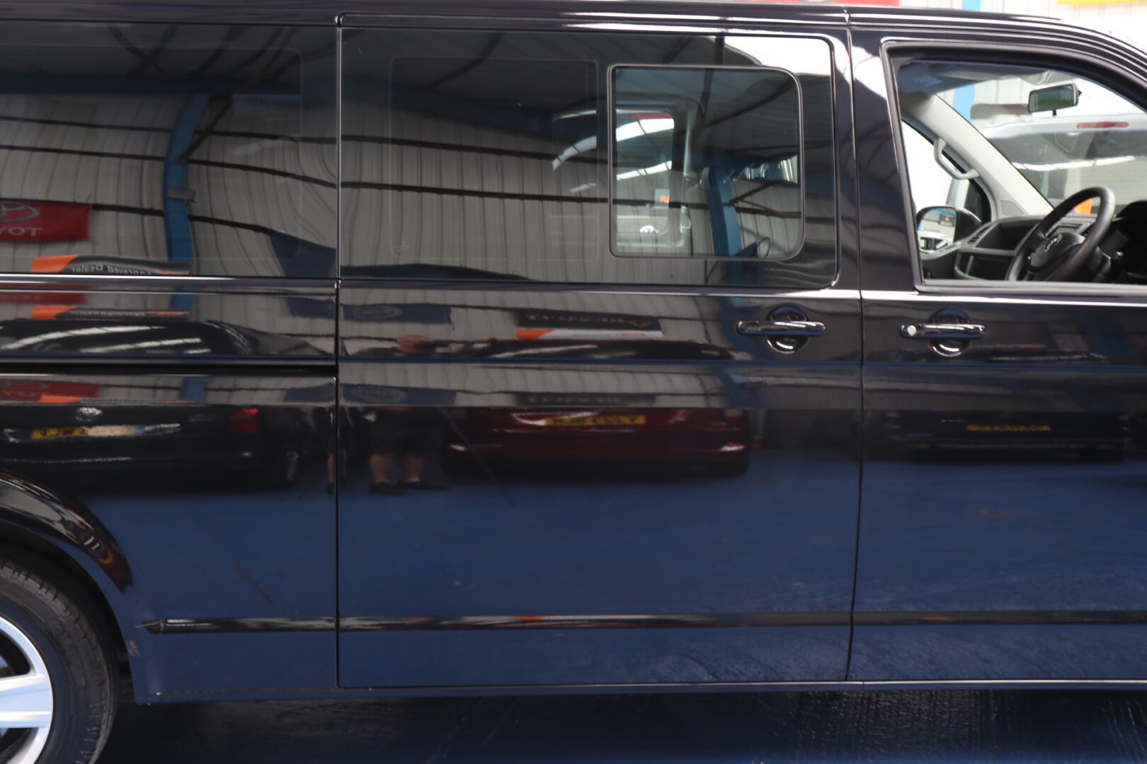 Vw Transporter Wheelchair Vehicle yj19 bvn