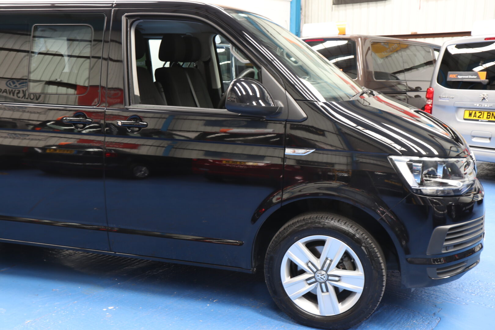 Vw Transporter Wheelchair Vehicle yj19 bvn