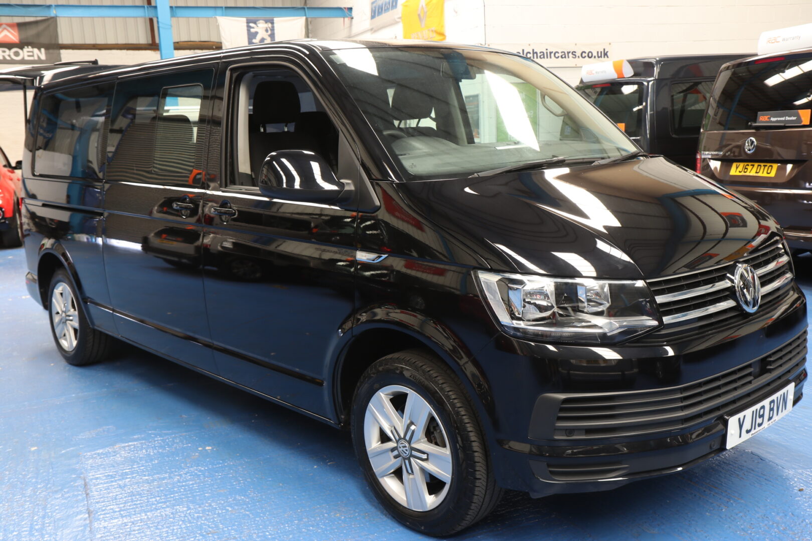 Vw Transporter Wheelchair Vehicle yj19 bvn