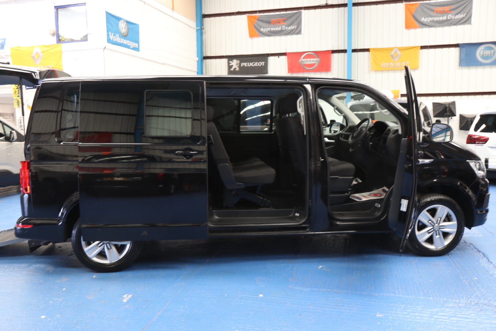 Vw Transporter Wheelchair Vehicle yj19 bvn