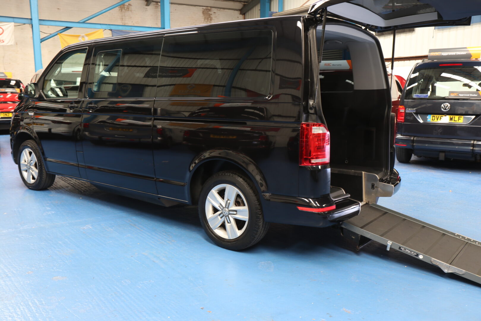 Vw Transporter Wheelchair Vehicle yj19 bvn